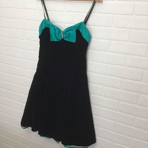 Joseph Ribkoff black velvet strapless ruffle tulle dress crinoline fit & flare 8 - Picture 10 of 16